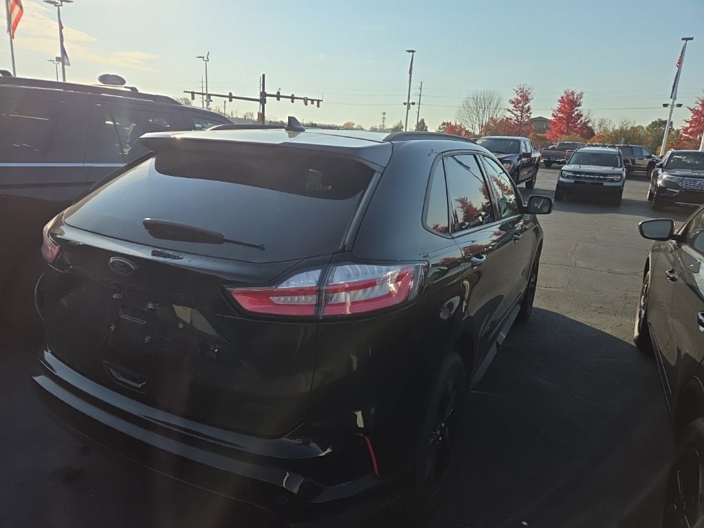 Certified 2024 Ford Edge SE w/ Black Appearance Package AWD/4WD image 11