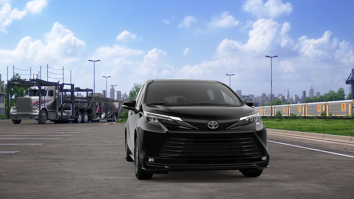 New 2026 Toyota Sienna XLE FWD image 16