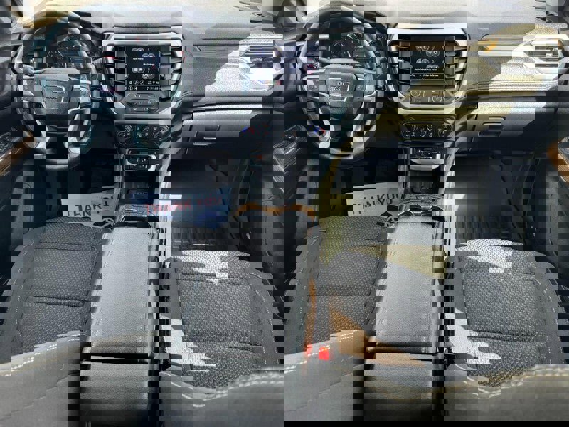 Used 2023 GMC Acadia SLE image 12