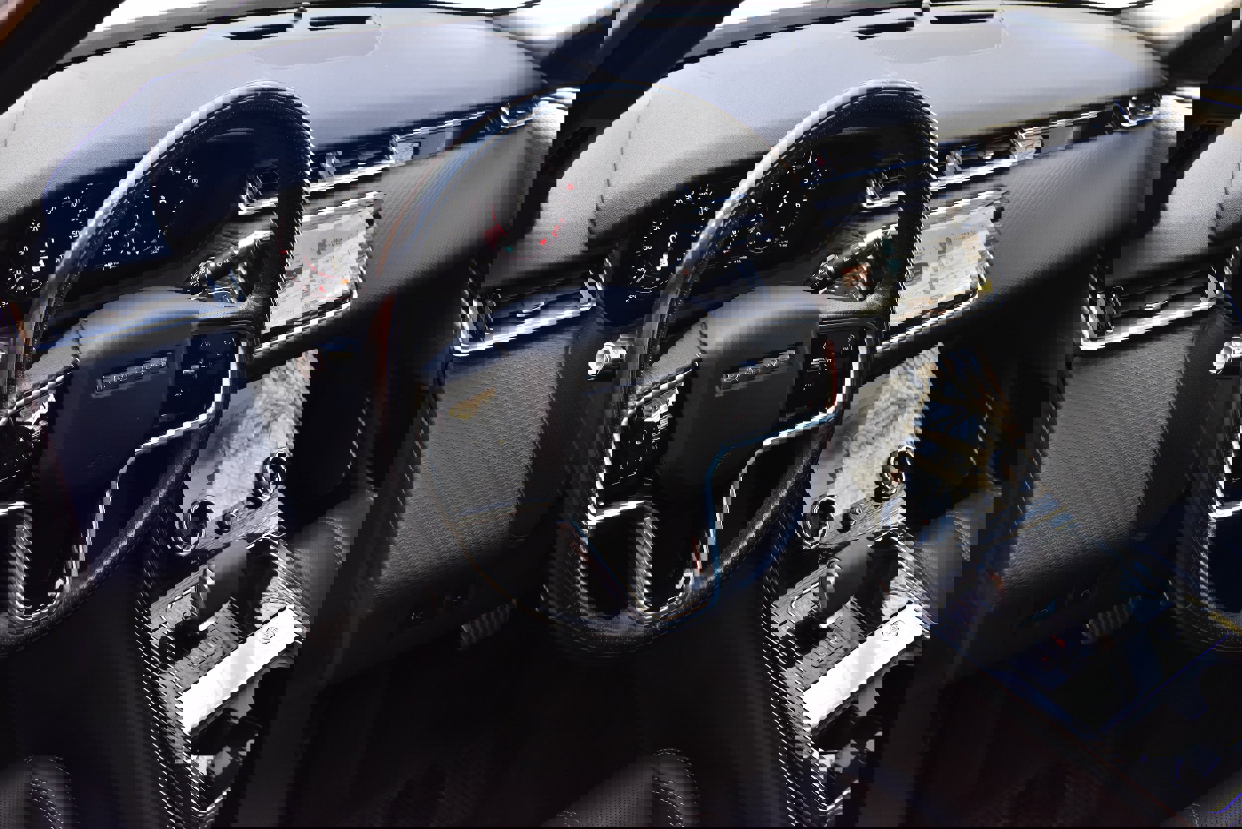 Used 2021 Land Rover Range Rover Velar R-Dynamic S AWD/4WD image 17