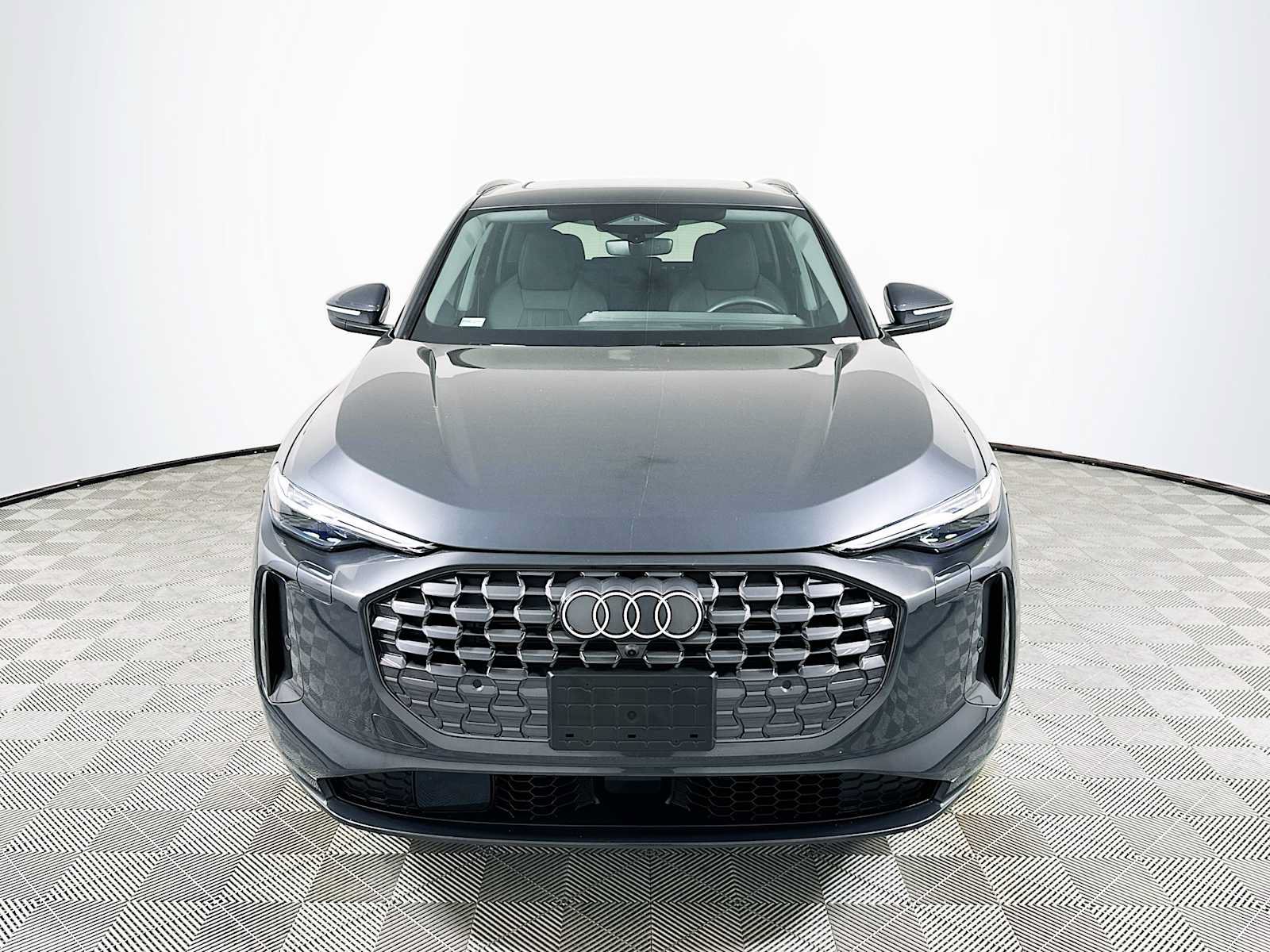 Certified 2025 Audi Q5 Premium Plus w/ Premium Plus AWD/4WD image 2