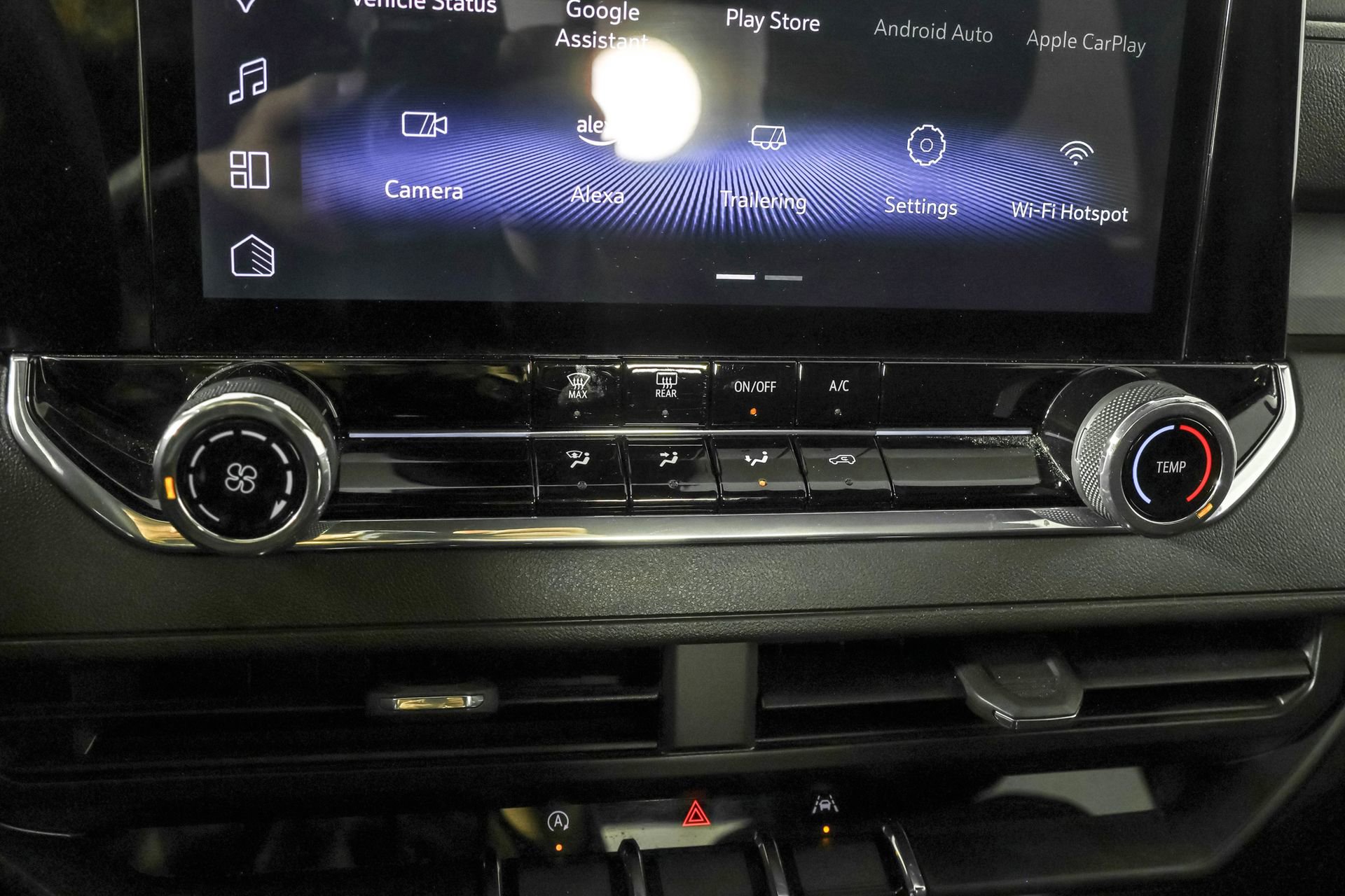 Used 2024 Chevrolet Colorado Trail Boss w/ Technology Package image 30