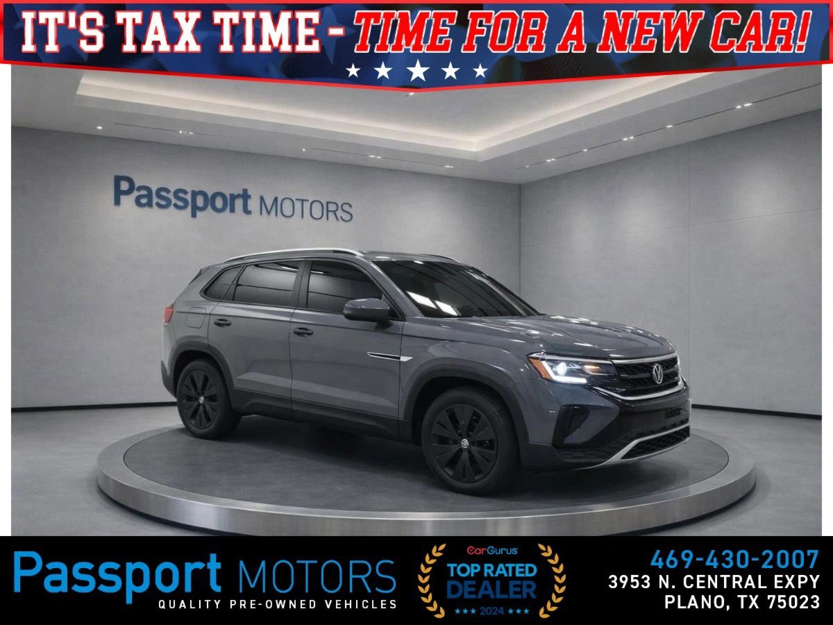 Used 2024 Volkswagen Atlas Cross Sport SE w/ Panoramic Sunroof Package FWD image 1