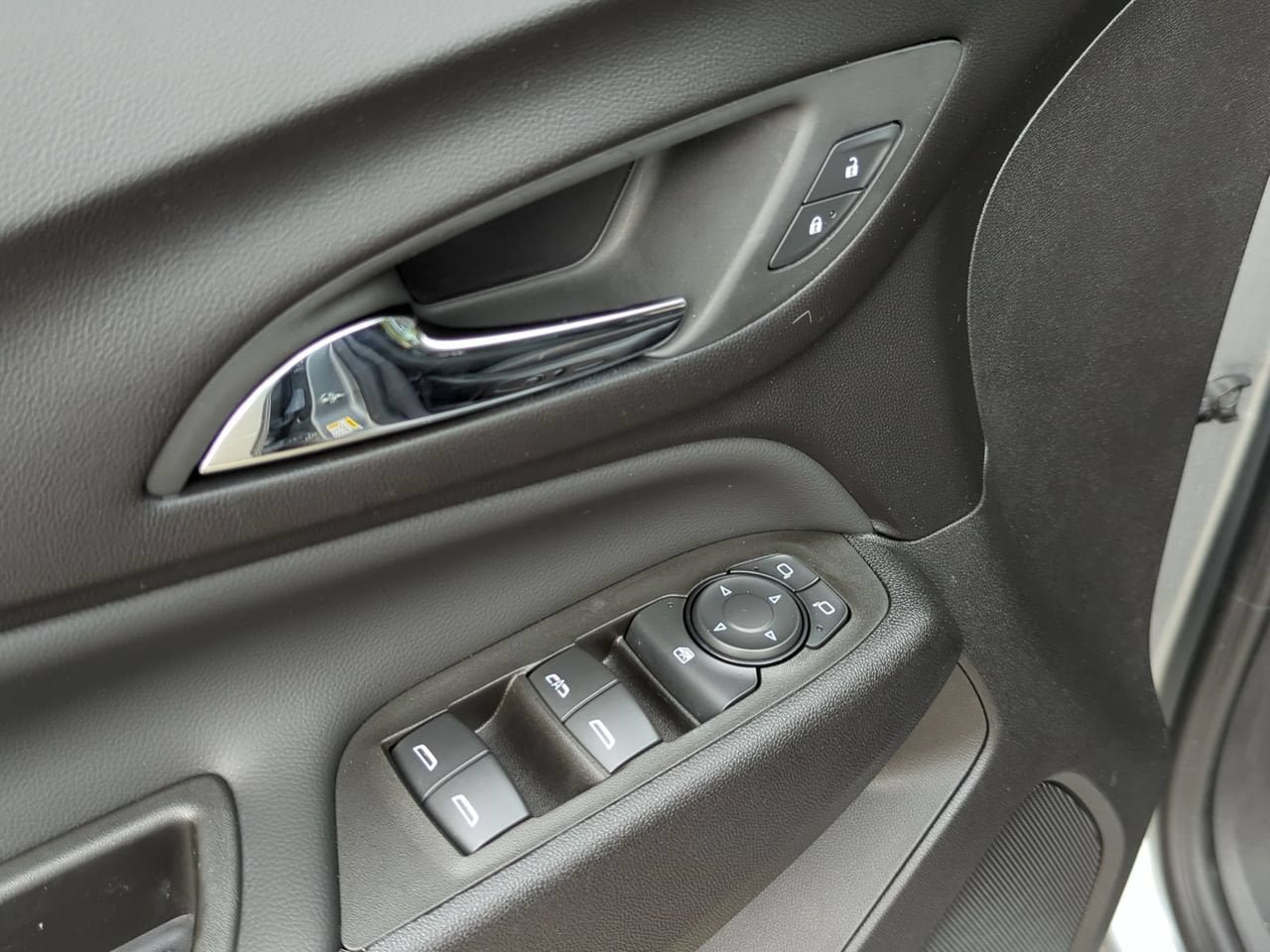 Certified 2024 Chevrolet Equinox LT FWD image 8