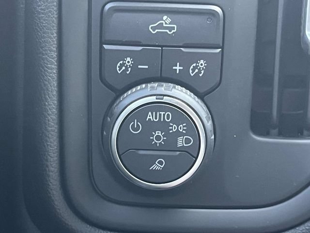 Used 2022 Chevrolet Silverado 2500 Custom w/ Custom Value Package AWD/4WD image 28