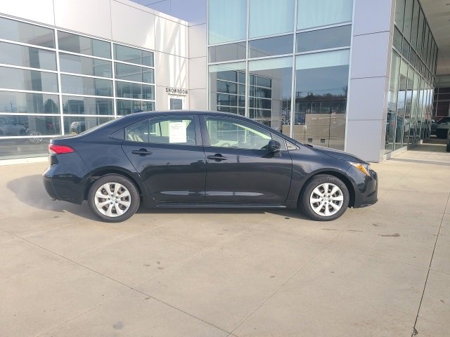 Used 2022 Toyota Corolla LE image 8