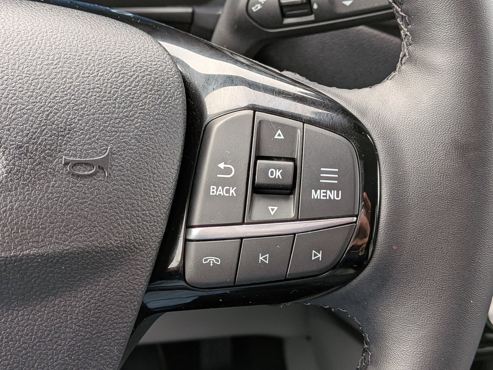 Certified 2025 Ford Escape Platinum image 30