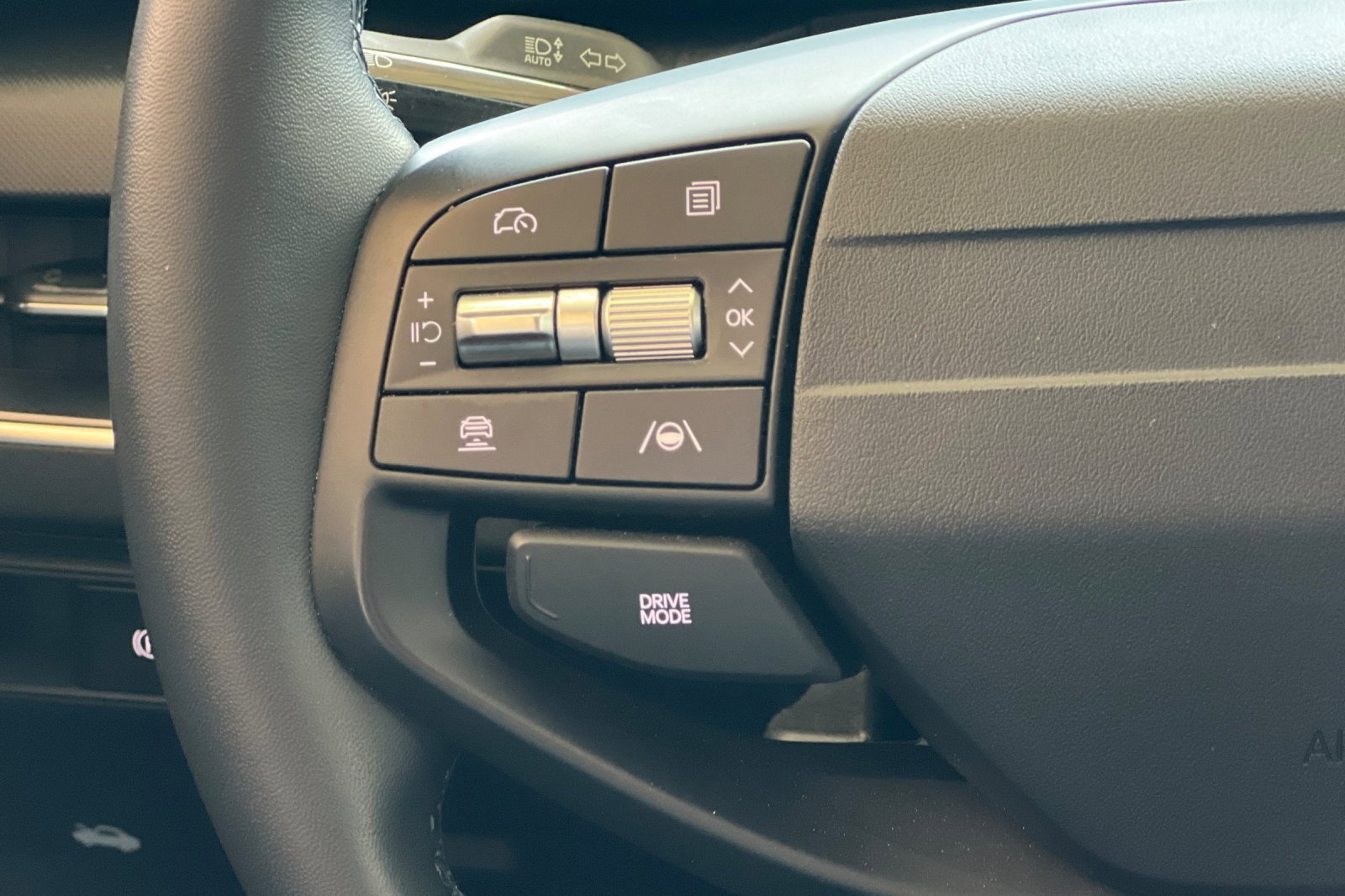 Used 2025 Kia K4 EX image 25