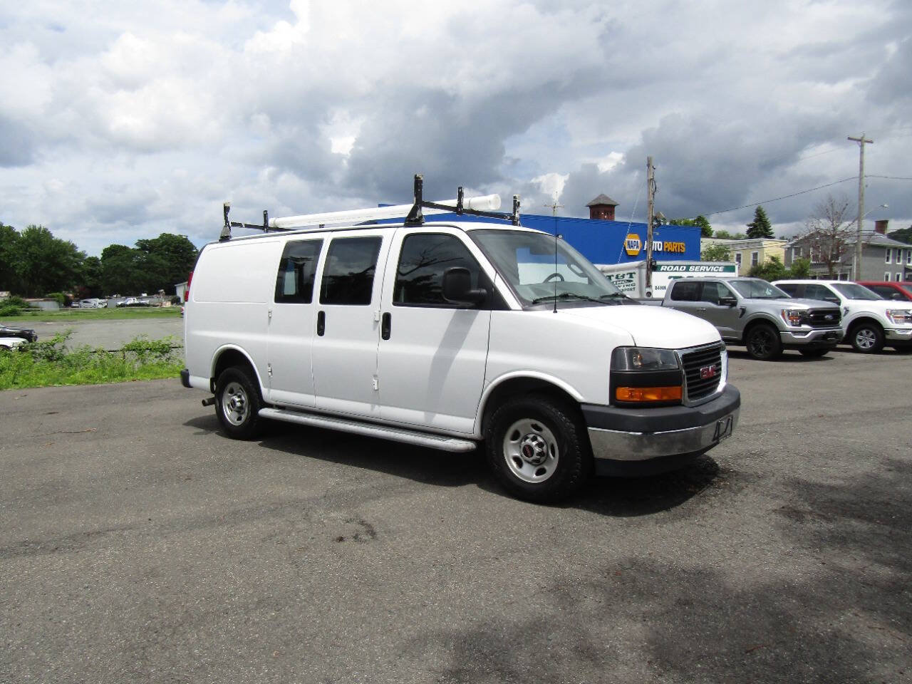 Used 2018 GMC Savana 2500 w/ Driver Convenience Package RWD image 33