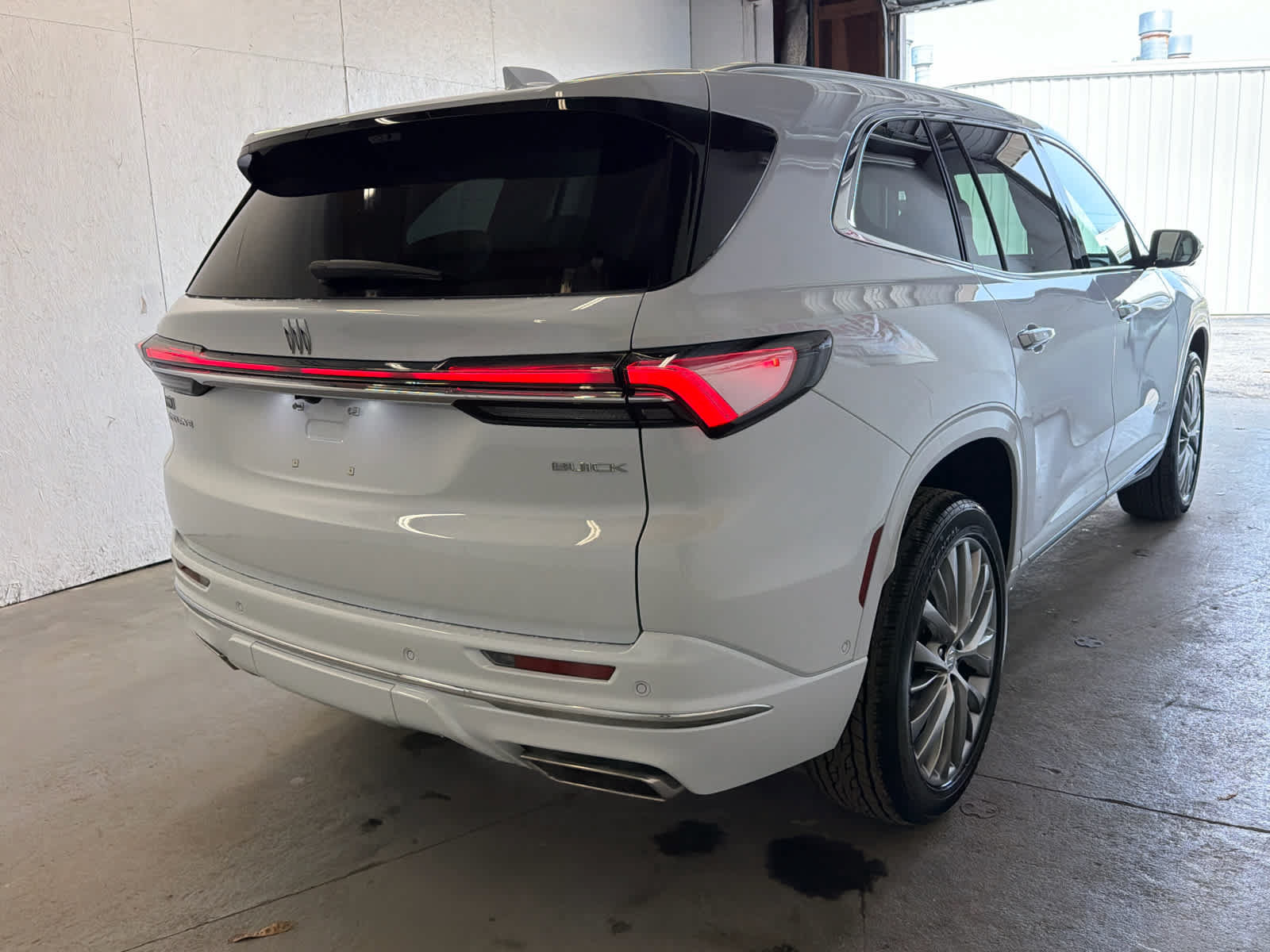 New 2026 Buick Enclave Avenir w/ Super Cruise Package FWD image 5