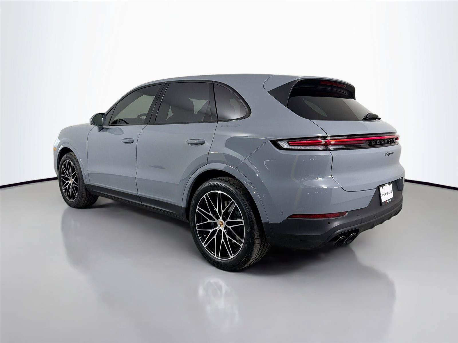 Certified 2026 Porsche Cayenne AWD/4WD image 3