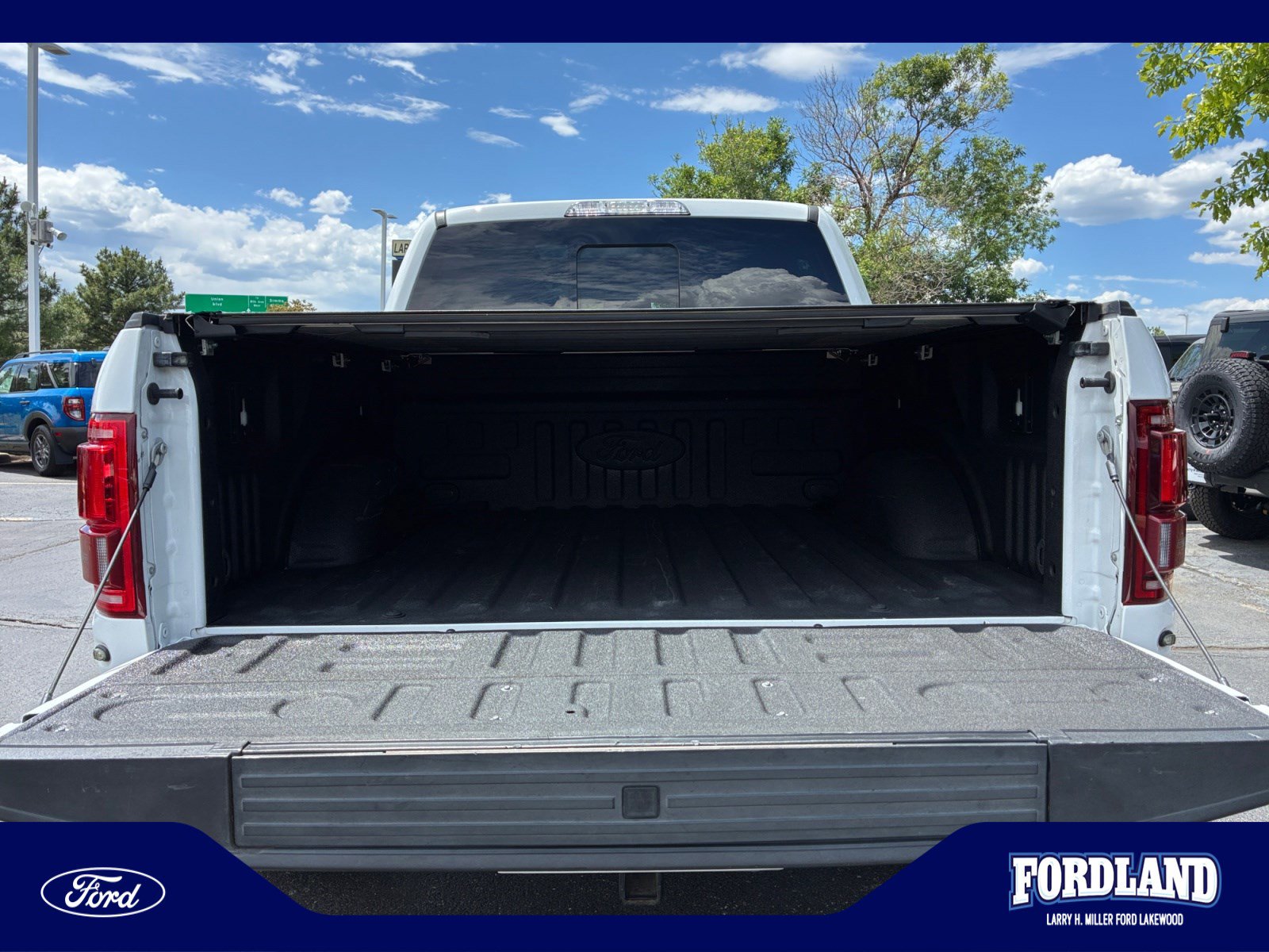 Used 2017 Ford F150 Raptor w/ Equipment Group 802A Luxury AWD/4WD image 34