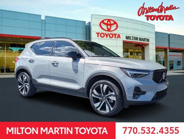 Used 2024 Volvo XC40 B5 Ultimate w/ Climate Package AWD/4WD video 1