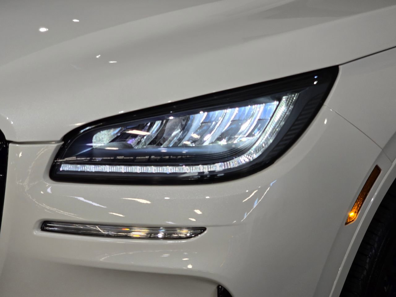 New 2026 Lincoln Corsair Premiere image 10