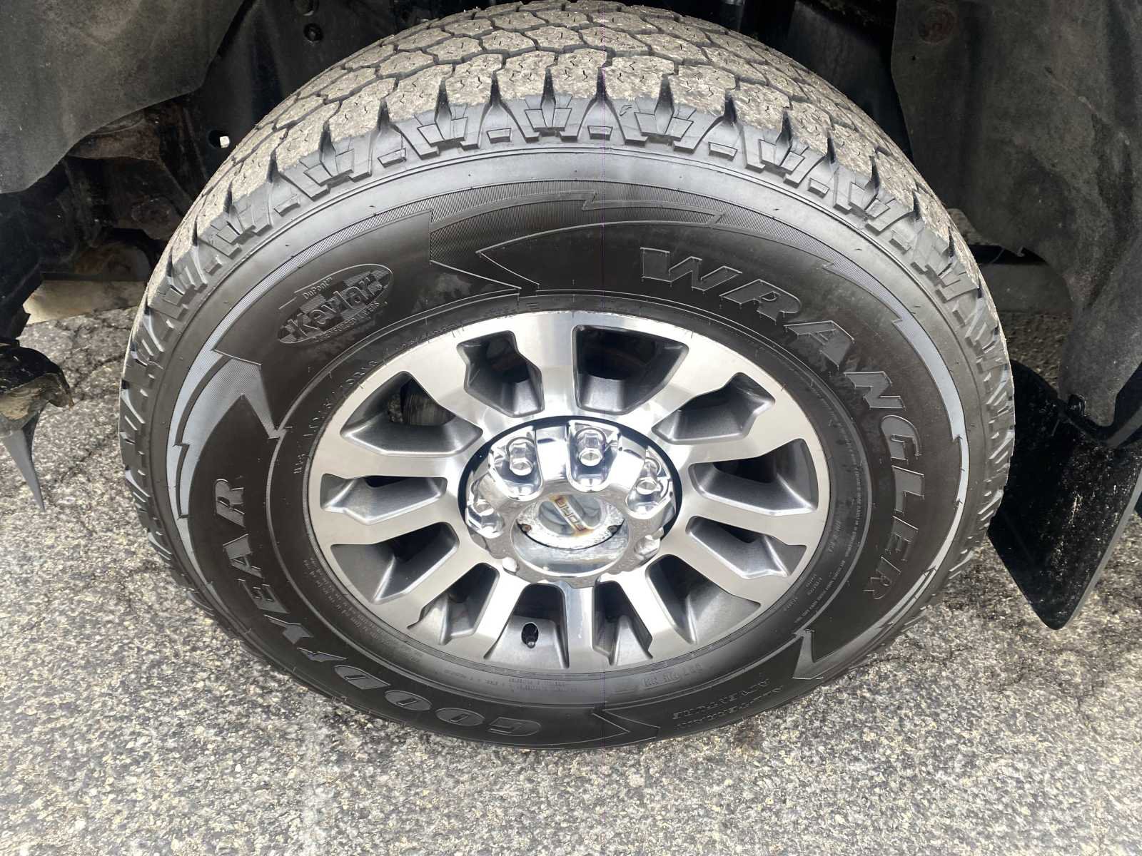 Used 2015 Ford F250 XLT w/ XLT Value Package image 39