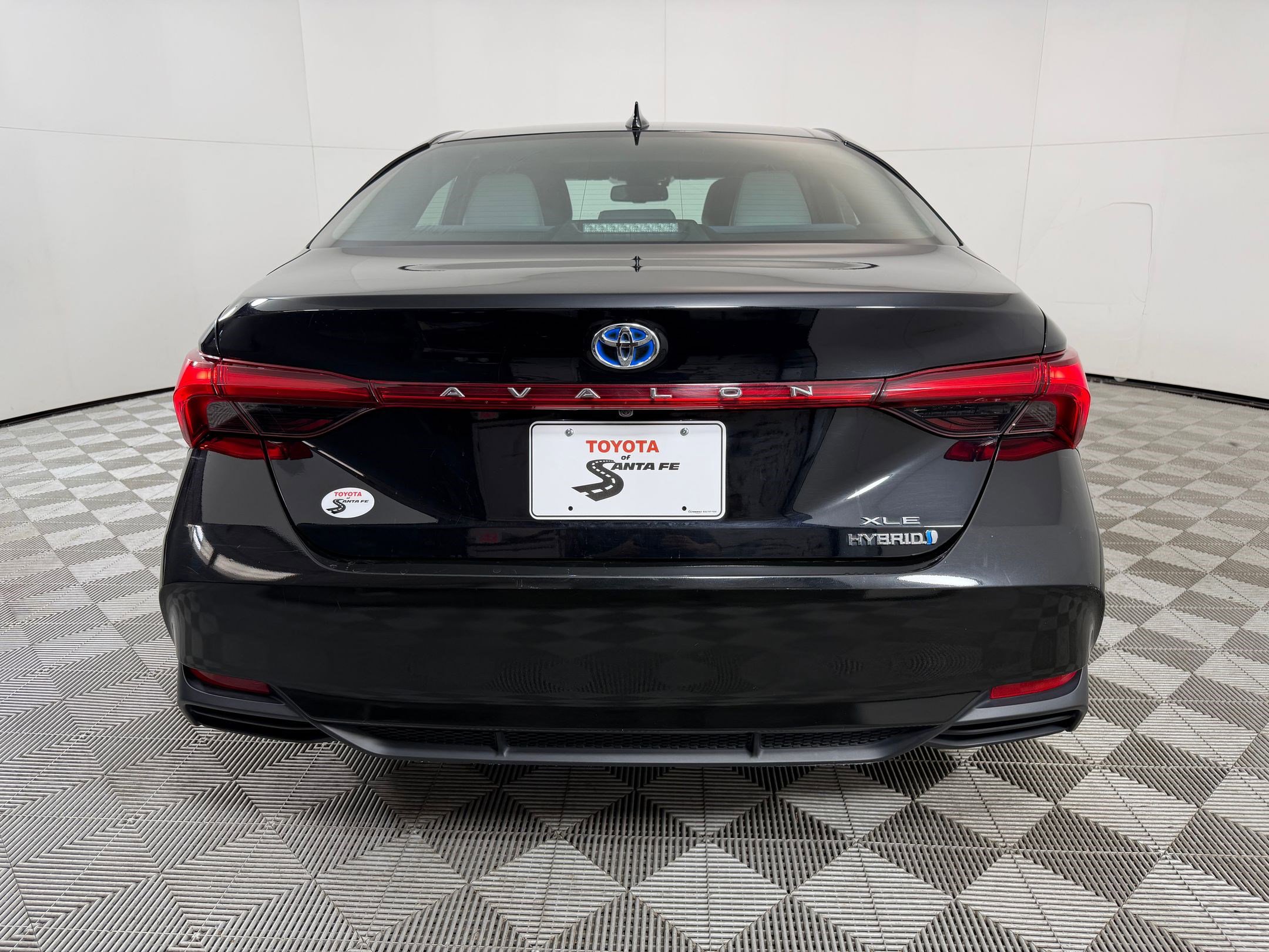 Used 2020 Toyota Avalon XLE w/ Moonroof Package FWD image 10
