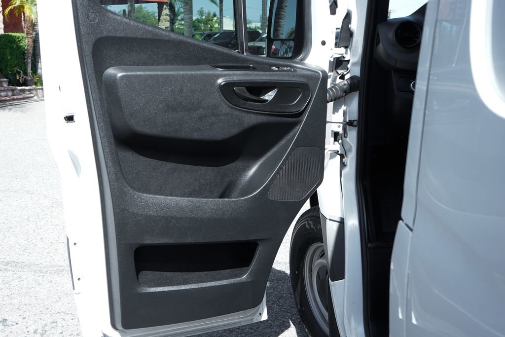 Used 2019 Mercedes-Benz Sprinter 170 Cargo image 18