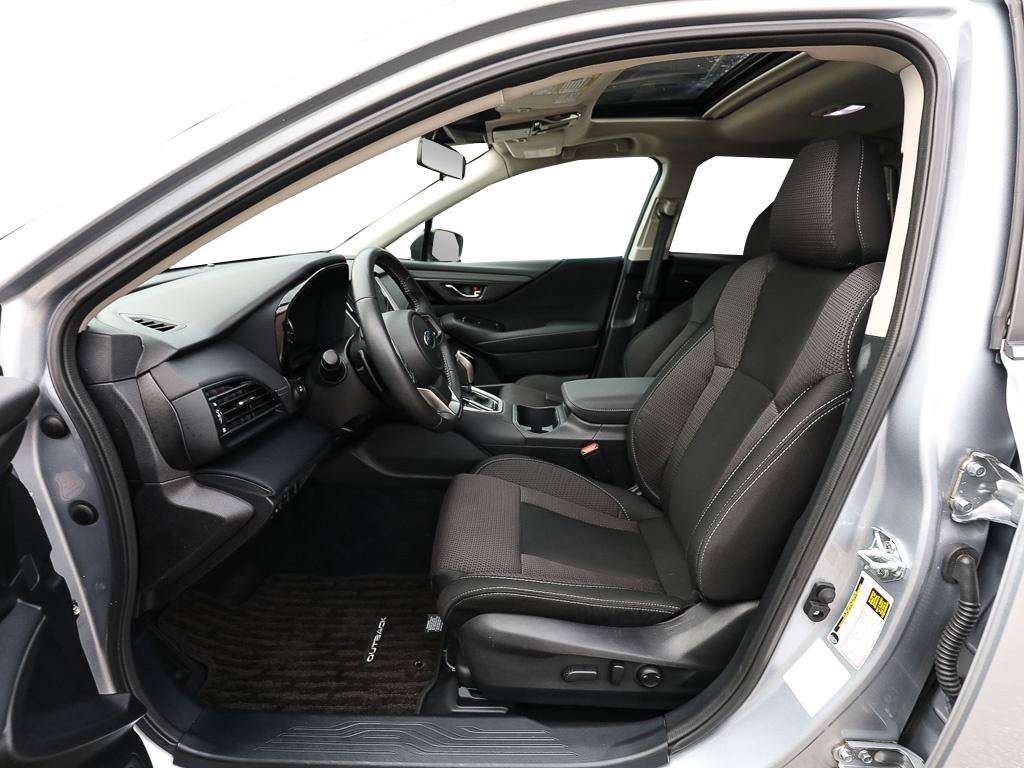 Used 2025 Subaru Outback Premium AWD/4WD image 13