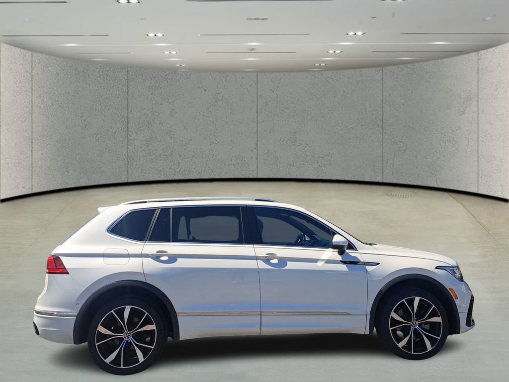 Used 2023 Volkswagen Tiguan SEL R-Line image 3