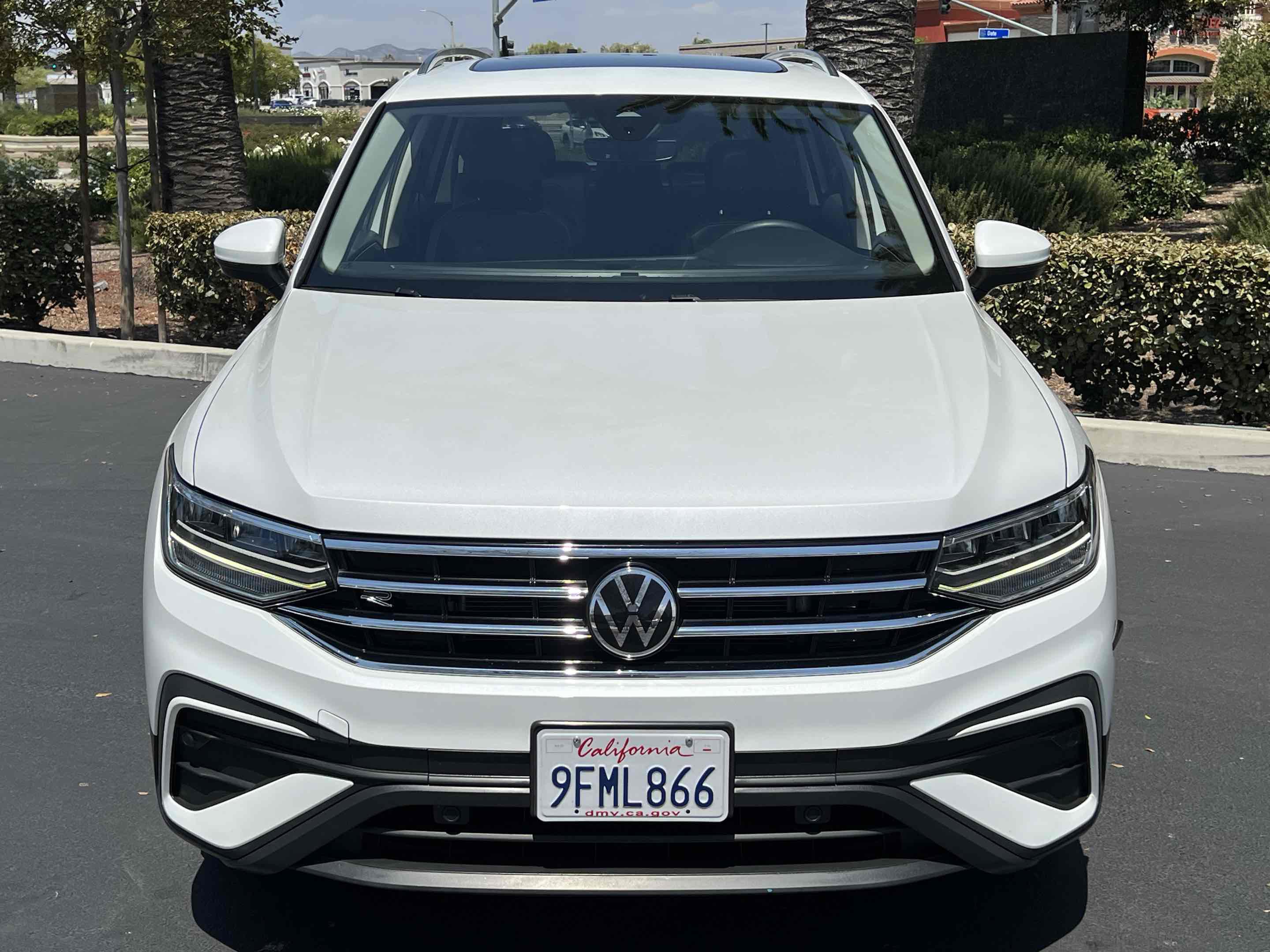Used 2023 Volkswagen Tiguan SE w/ Panoramic Sunroof Package image 89