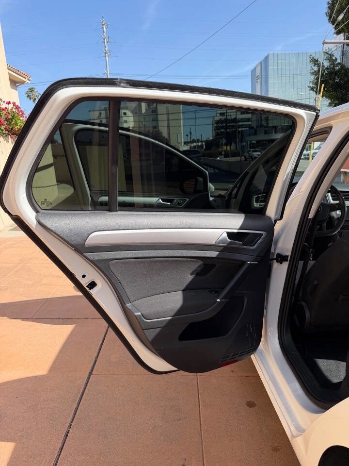 Used 2016 Volkswagen e-Golf SE w/ DC Fast Charging Package FWD image 28