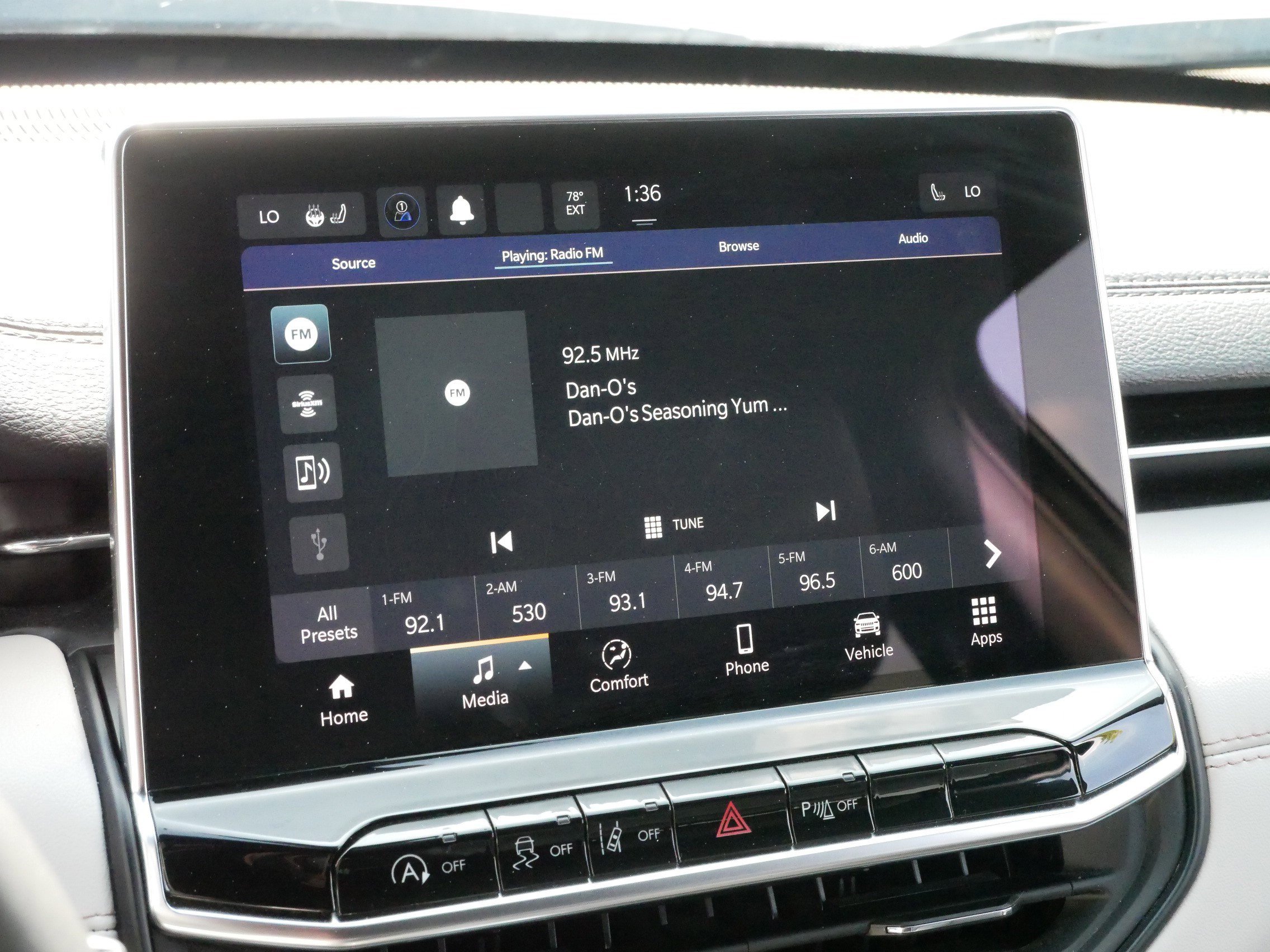 Used 2024 Jeep Compass Limited image 22