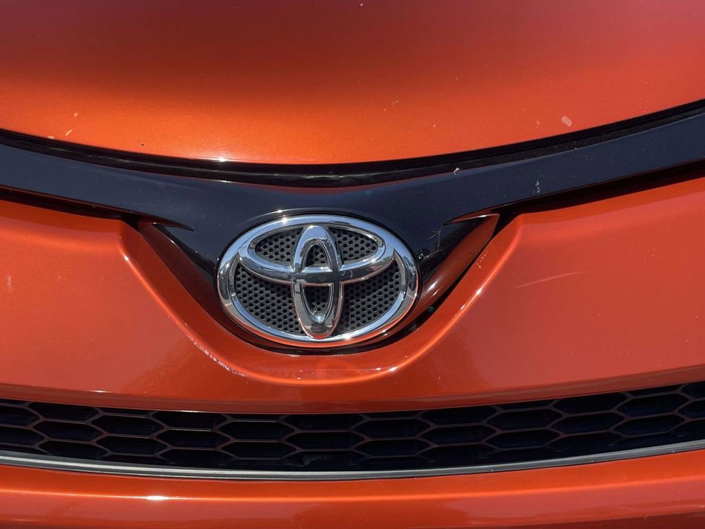 Used 2016 Toyota RAV4 SE AWD/4WD image 4