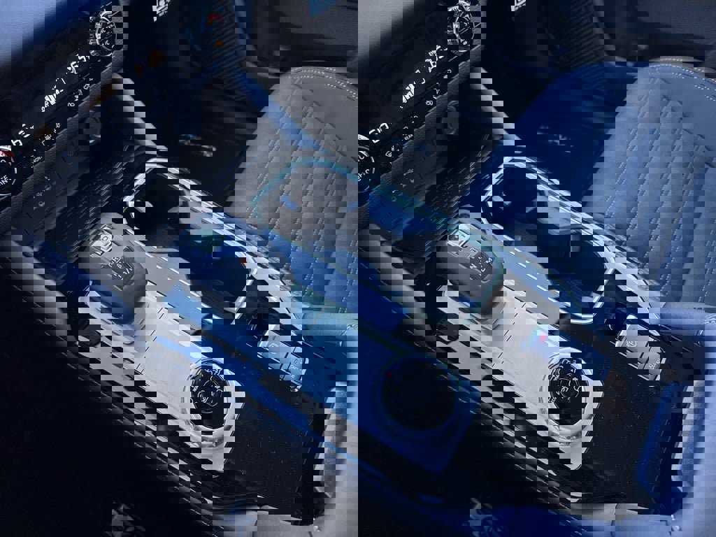 New 2025 Mitsubishi Outlander SE image 19