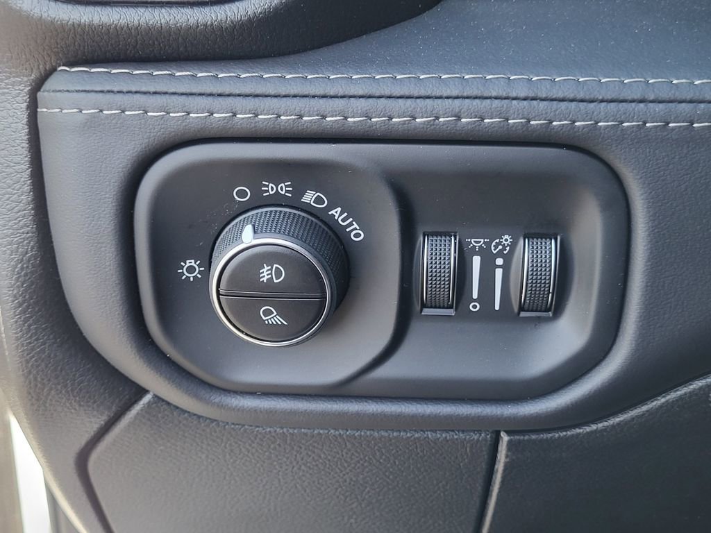 New 2026 RAM 3500 Limited image 28