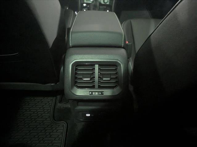 Used 2024 Volkswagen Tiguan SE R-Line image 23