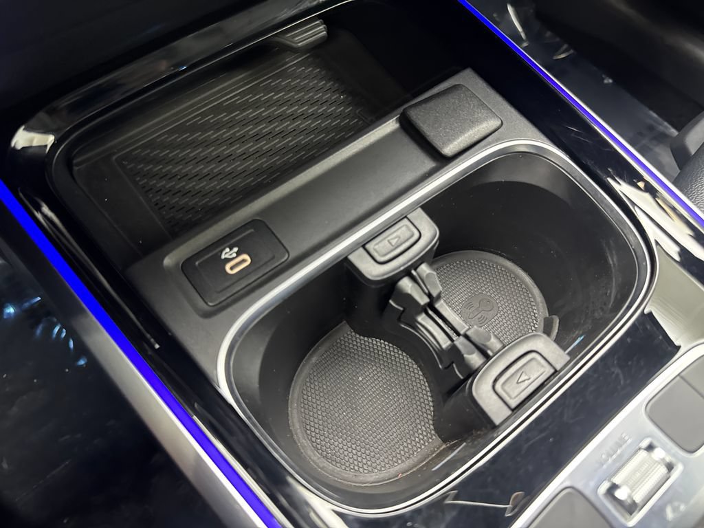 Used 2025 Mercedes-Benz GLB 250 4MATIC image 65