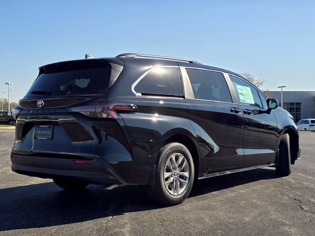 New 2026 Toyota Sienna LE AWD/4WD image 12
