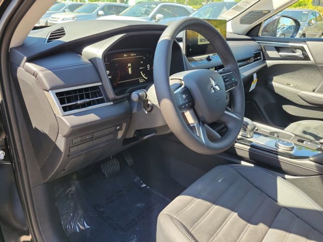 New 2025 Mitsubishi Outlander SE image 19