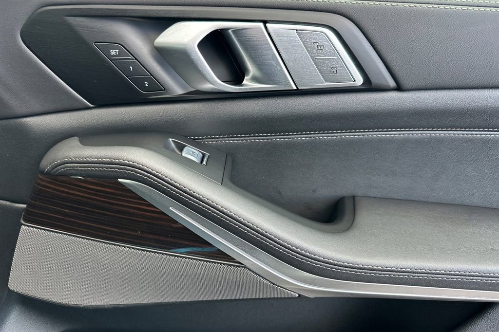 New 2026 BMW X7 xDrive40i w/ Premium Package image 20