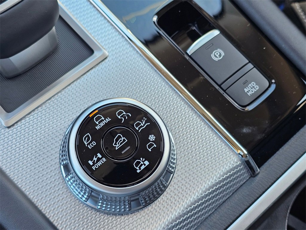 New 2025 Mitsubishi Outlander SEL image 13