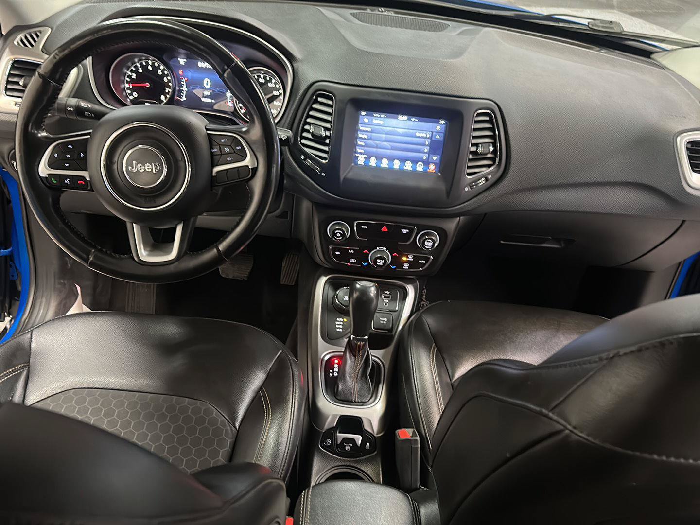 Used 2018 Jeep Compass Latitude w/ Popular Equipment Group AWD/4WD image 25