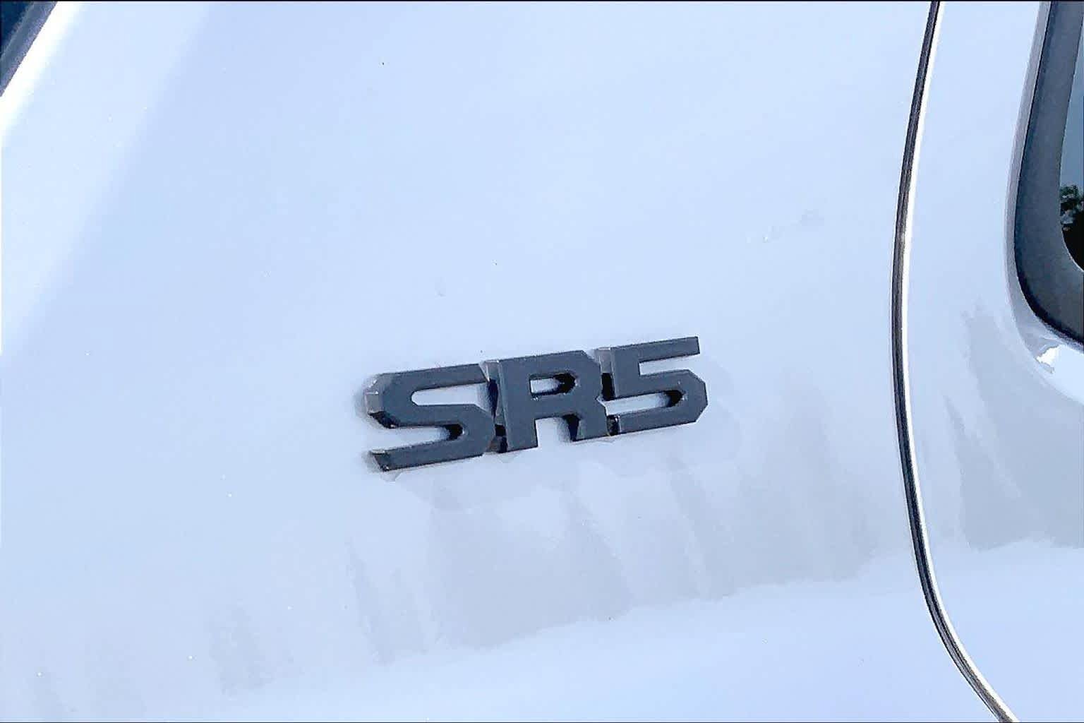 Used 2025 Toyota 4Runner SR5 AWD/4WD image 10