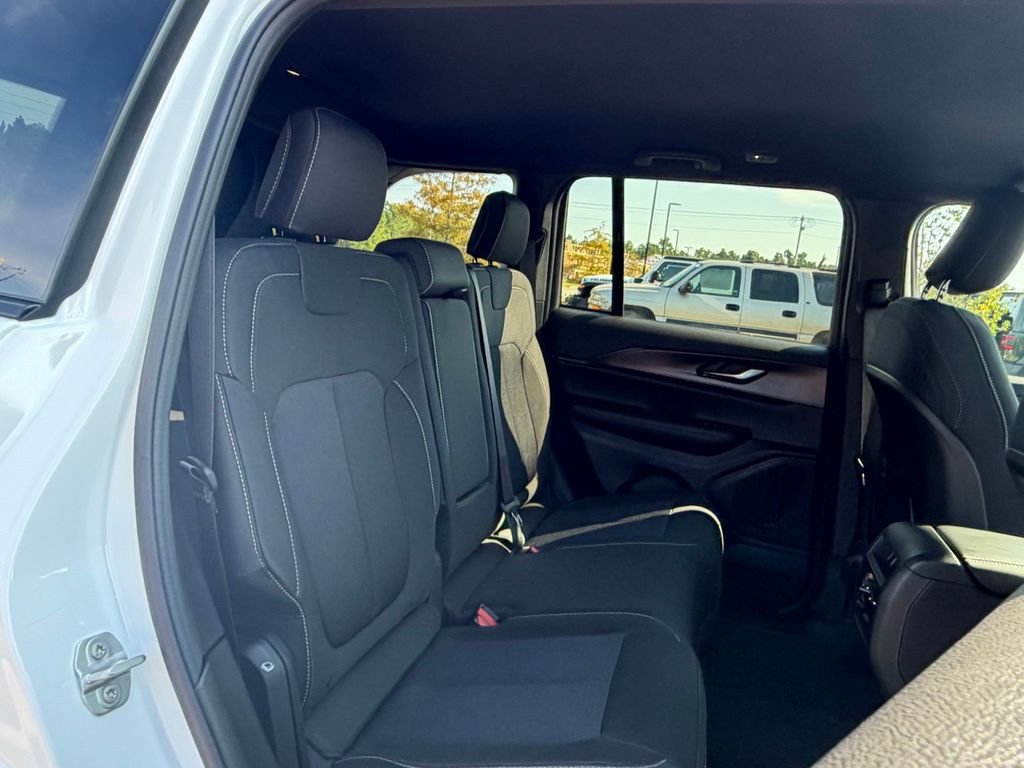 New 2026 Jeep Grand Cherokee Laredo AWD/4WD image 42