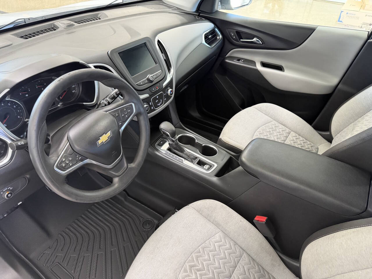 Used 2022 Chevrolet Equinox LS w/ LS Convenience Package AWD/4WD image 11