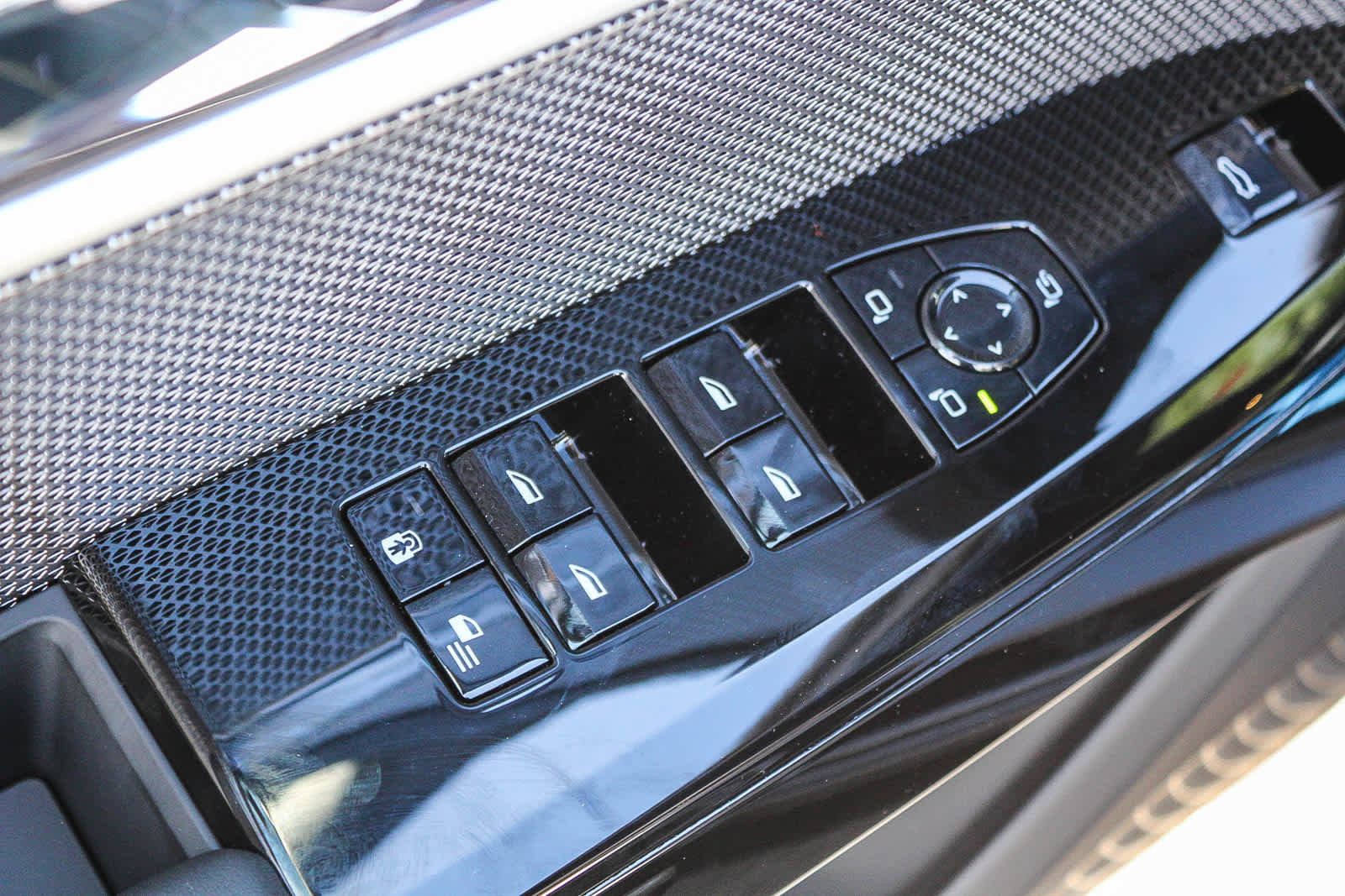 New 2026 BMW 740i w/ Premium Package image 20