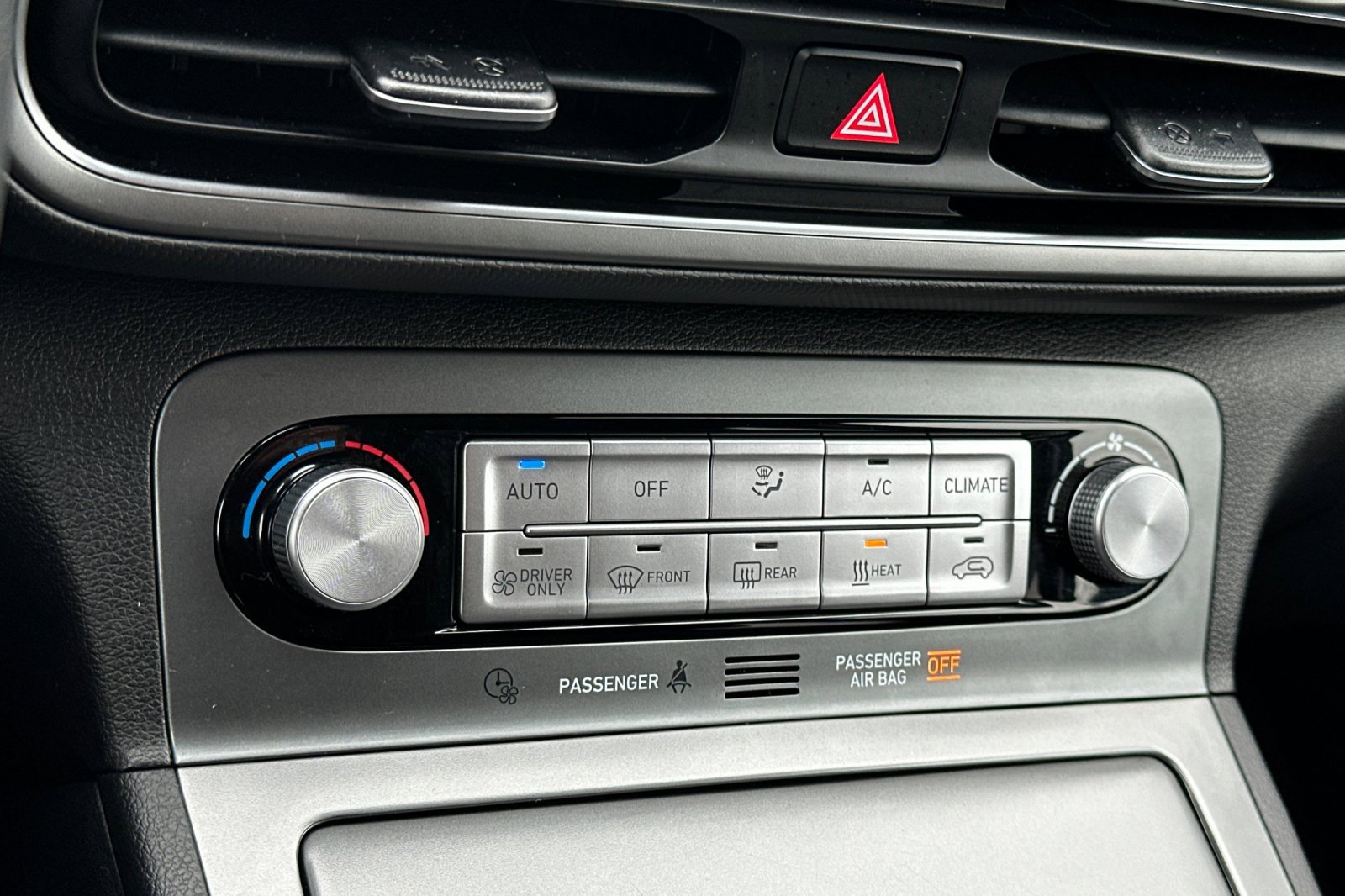 Used 2023 Hyundai Kona SE image 21