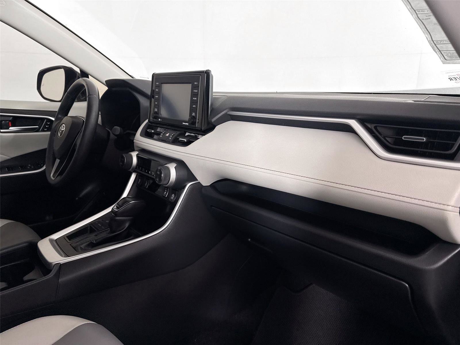 Used 2020 Toyota RAV4 XLE Premium FWD image 44
