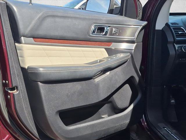 Used 2018 Ford Explorer Platinum AWD/4WD image 11
