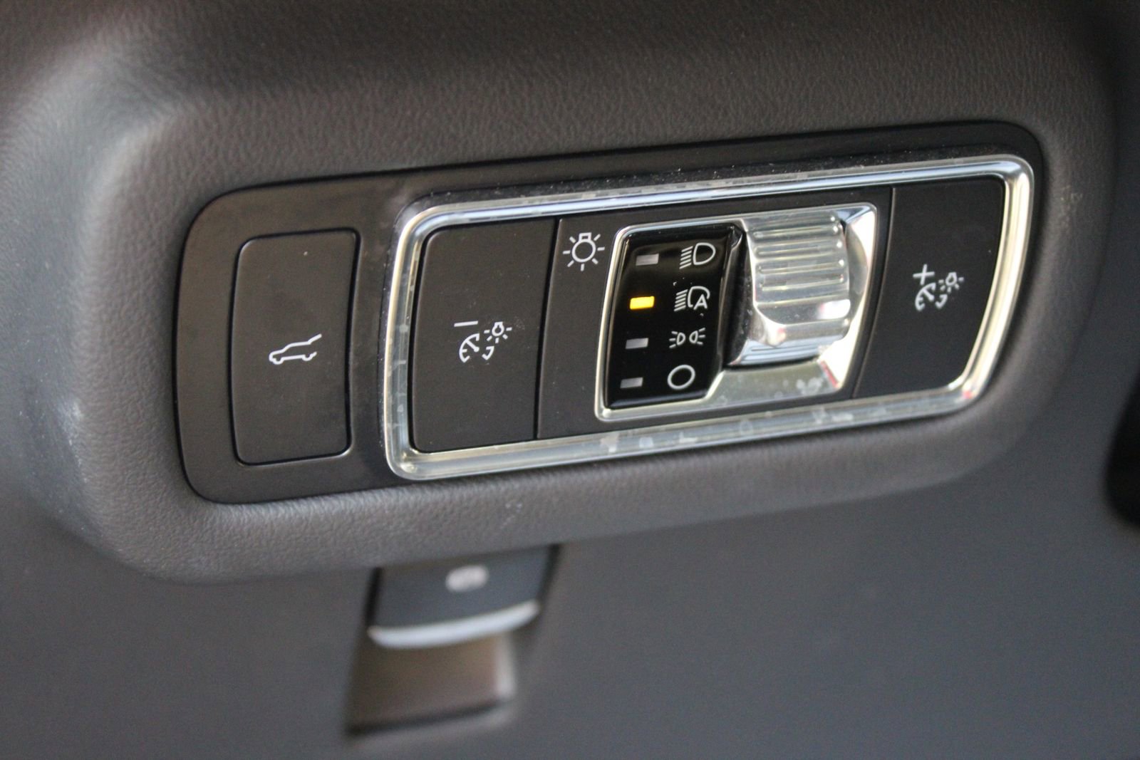 Used 2024 Lincoln Nautilus Premier w/ Equipment Group 102A image 25