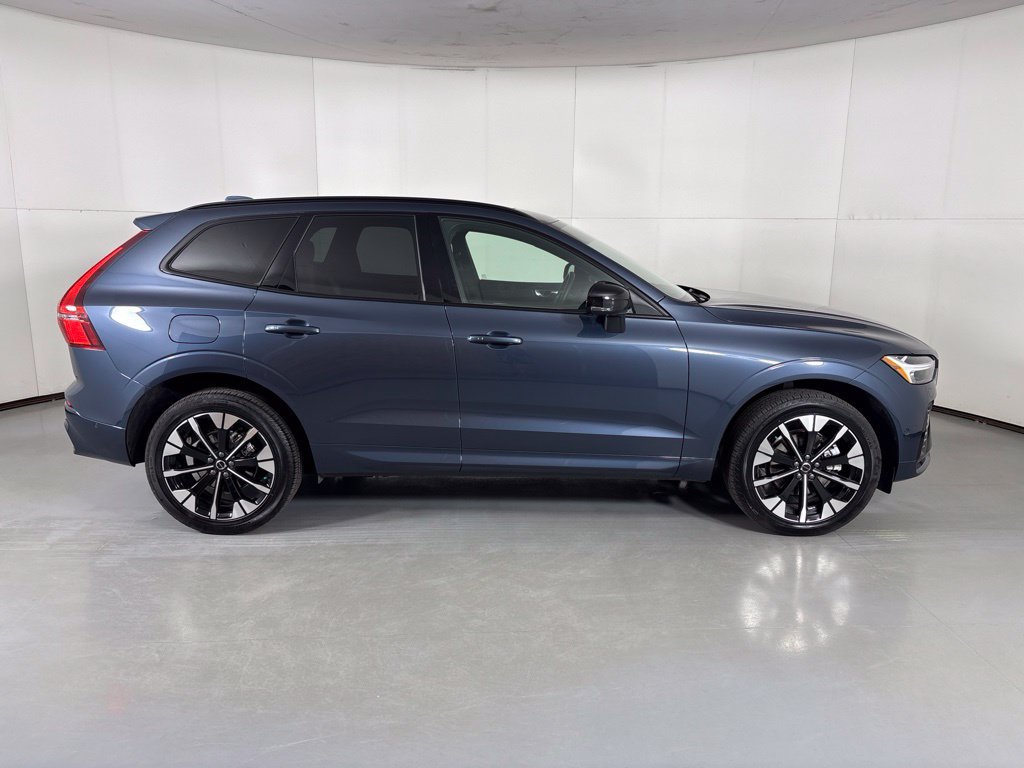 Used 2026 Volvo XC60 B5 Plus AWD/4WD image 9