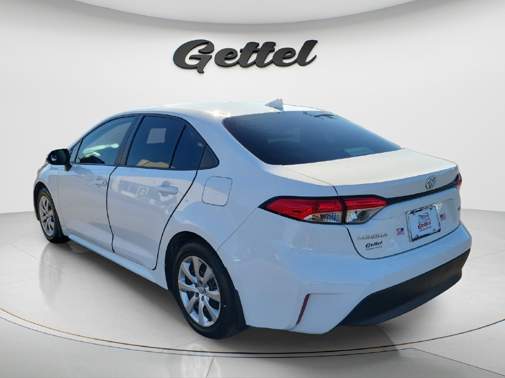 Used 2025 Toyota Corolla LE FWD image 6