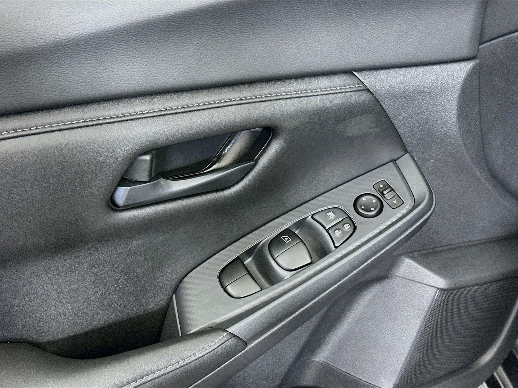 Used 2025 Nissan Sentra S FWD image 15
