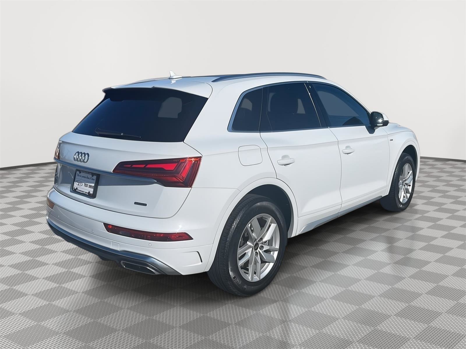 Used 2023 Audi Q5 2.0T Premium w/ Convenience Package AWD/4WD image 5