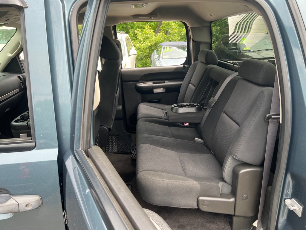 Used 2013 Chevrolet Silverado 2500 LT w/ Interior Plus Package AWD/4WD image 13