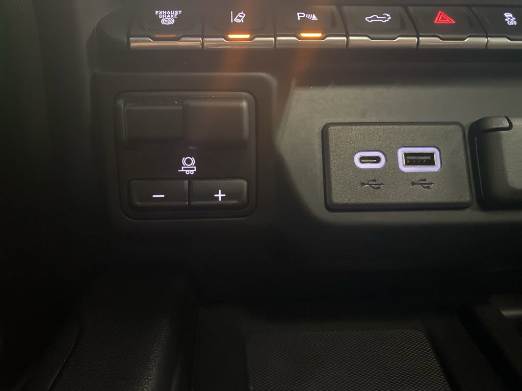 Used 2023 GMC Sierra 2500 Denali w/ Denali Ultimate Package image 29